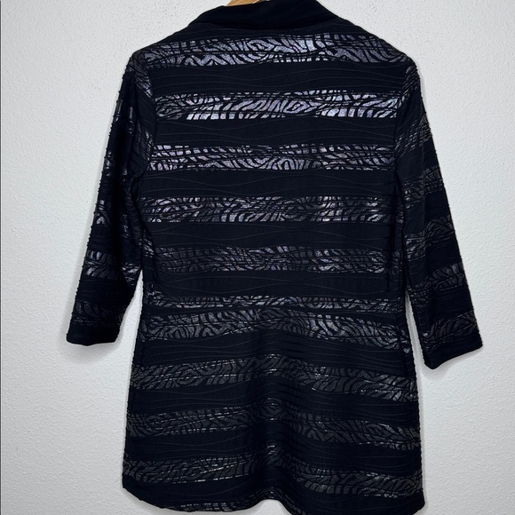 Frank Lyman Design Black Knit festive Cardigan size 12 - Picture 3 of 7